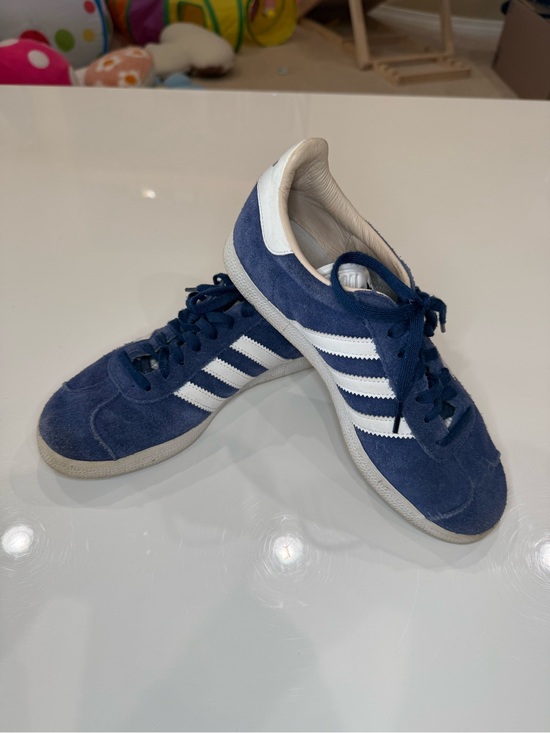 adidas Shoes - Adidas Women’s Navy Suede Gazelle